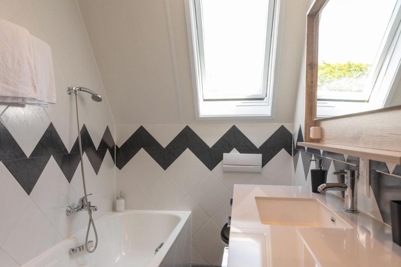 Hotel-Restaurant Loodsmans Welvaren Bv Den Hoorn  Esterno foto