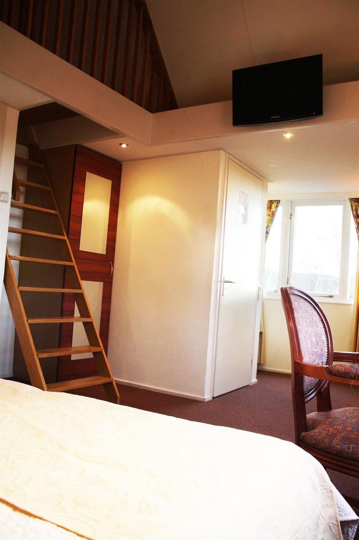 Hotel-Restaurant Loodsmans Welvaren Bv Den Hoorn  Esterno foto